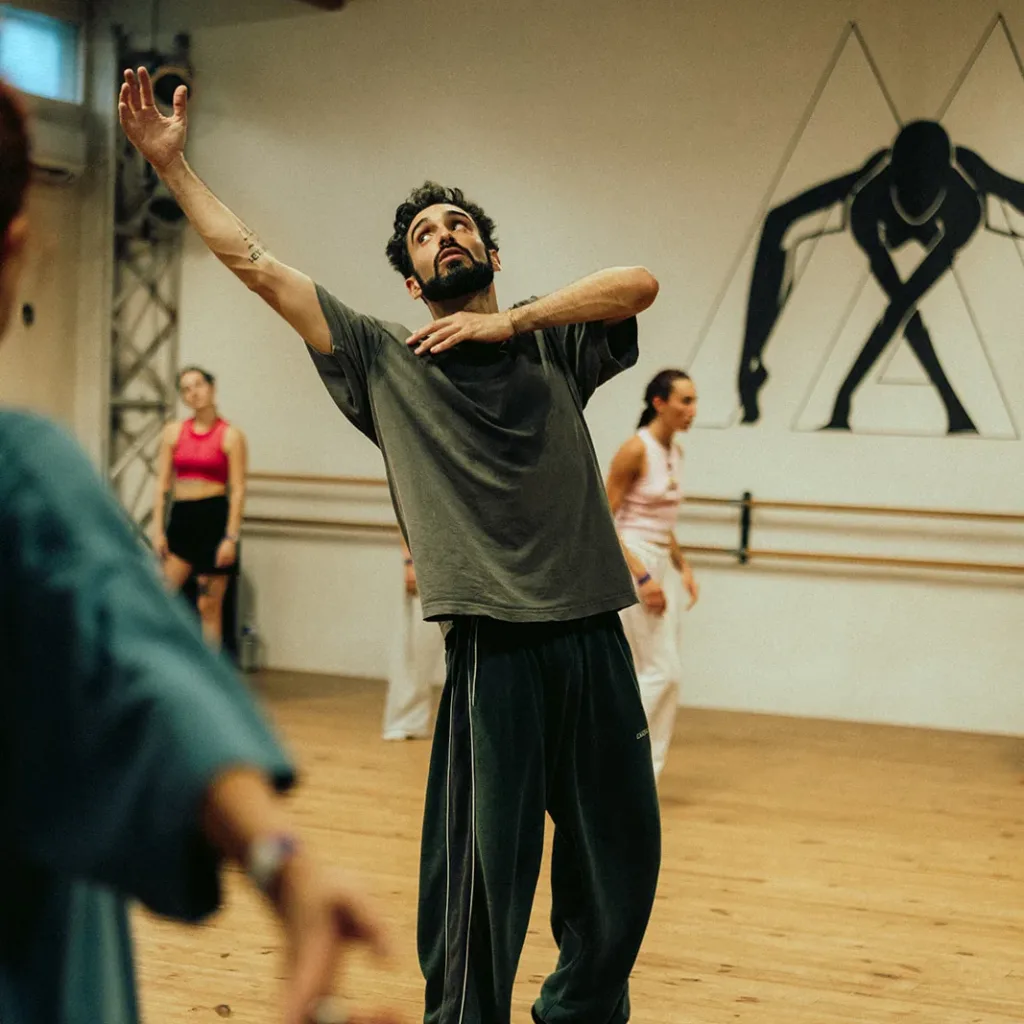 Adrien Ouaki - Contemporain- Stage international été 2026 - Centre Chorégraphique James Carlès