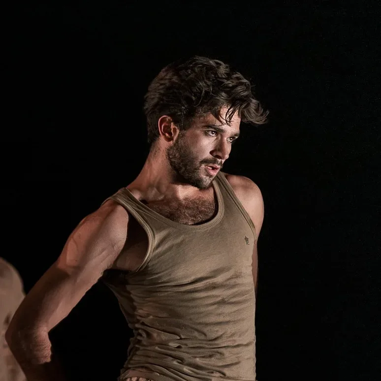Jean Soubirou, danseur contemporain stage d'été internationale toulouse centre chorégraphique james carlès